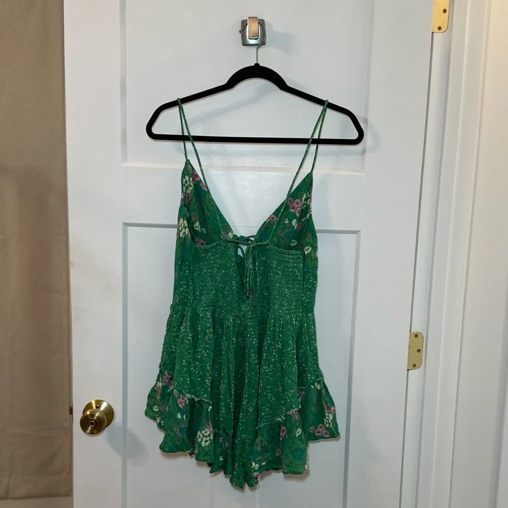 Free people brand new never worn Green Floral Romper with Spaghetti Straps - Picture 5 of 8